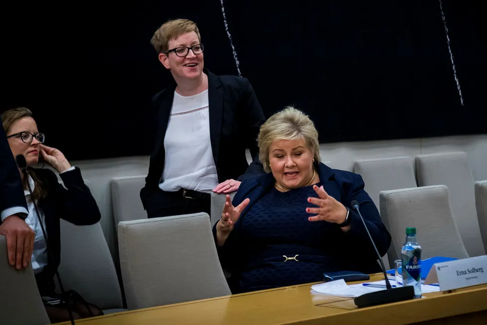 Statsminister Erna Solberg må møte i lukket høring på mandag.