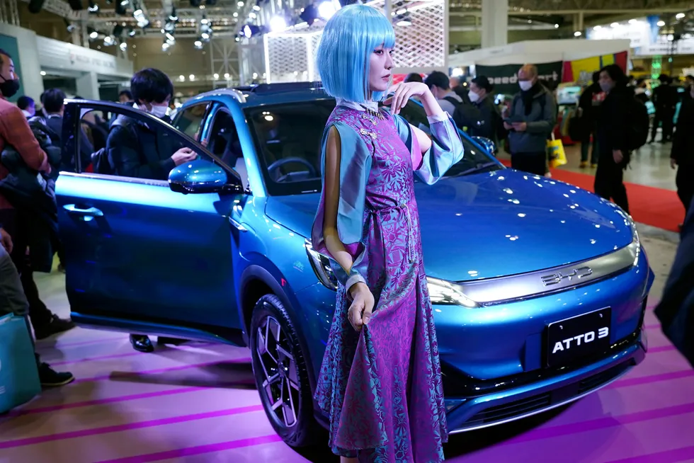BYD (Build Your Dreams) har vært en pioner innen utvikling av elektriske biler i Kina. Nå starter den internasjonale ekspansjonen. Her fra en lansering av Atto-modellen i Tokyo i januar 2023.