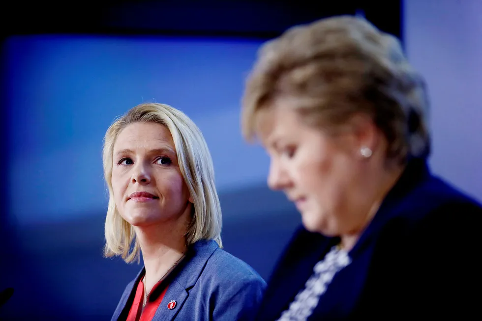 Statsminister Erna Solberg (H) ba allerede lørdag justisminister Sylvi Listhaug (Frp) om å beklage det omstridte Facebook-innlegget fordi hun mente det var langt over streken for hva en statsråd kan tillate seg i en politisk debatt.