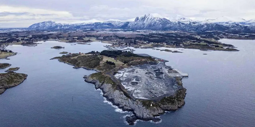 MATFISKANLEGG: Salmon Evolution planlegger et stort matfiskanlegg på land på Fræna. Strøm kan bli en utfordring enkelte dager, men de har planer om reserveløsning.