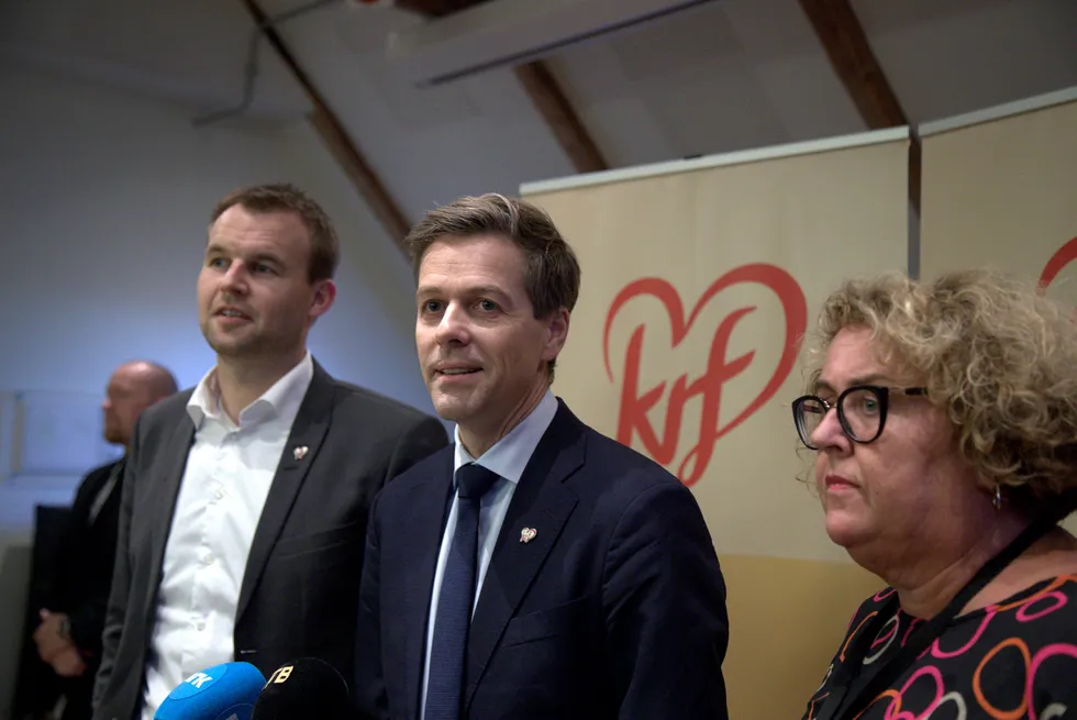KrF-leder Knut Arild Hareide (i midten) vil at partiet skal søke regjeringsmakt med Arbeiderpartiet og Senterpartiet. Hans to nestledere Kjell Ingolf Ropstad og Olaug Bollestad vil derimot samarbeide med dagens borgerlige regjering.