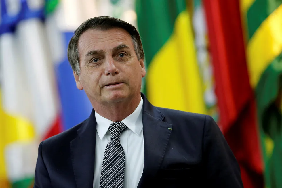 Brasils president Jair Bolsonaro takker nei til den økonomiske støtten fra G7-landene til å bekjempe brannene i regnskogen Amazonas.