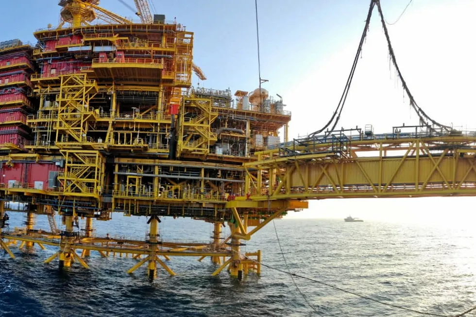 Commissioning: the new offshore water-injection platform south (NWIS-R)