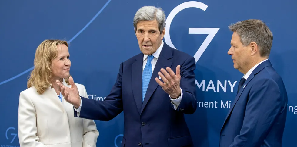 German environment minister Steffi Lemke (l), US special presidential envoy for climate, John Kerry (m) and German economics and energy minister Robert Habeck (r)