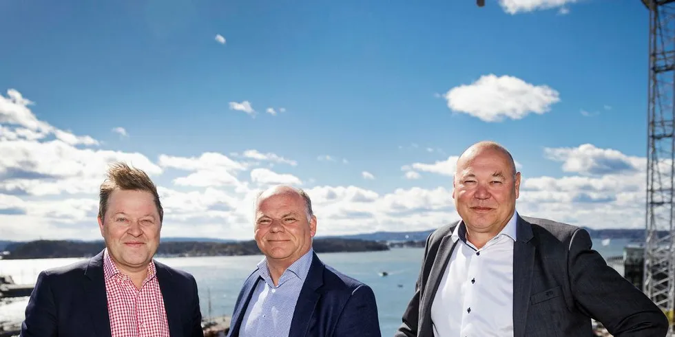 SATSER PÅ FILET: (F.v.) Arne Hjeltnes, Thorbjørn Theie og Jørn-Gunnar Jacobsen står bak den nye filetfabrikken i Mehamn.Arkivfoto: Per Thrana