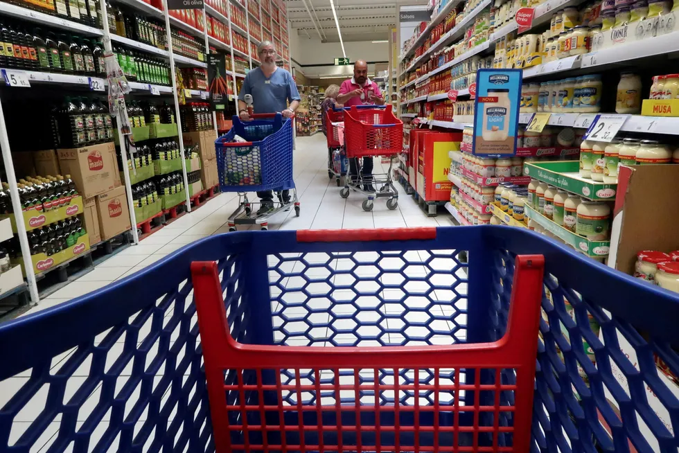 Forbrukerne i USA melder om lavere forventninger til inflasjon de kommende 12 månedene.
