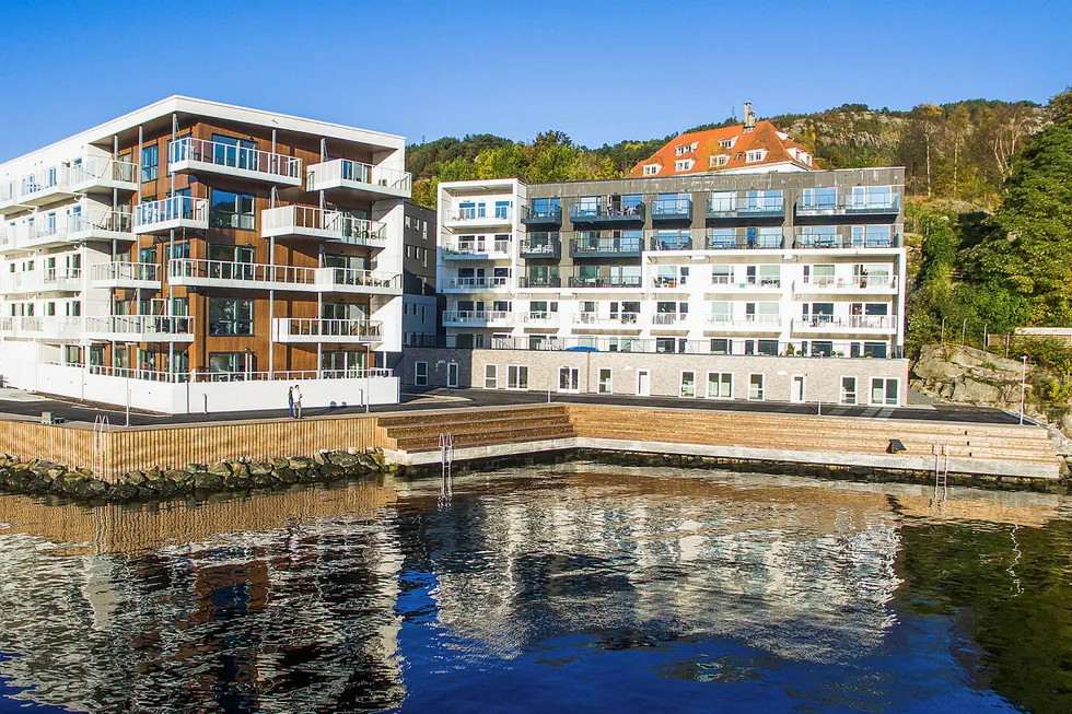 Boliginvestorene dominerer for tiden markedet i Bergen. Bildet viser boligprosjektet Nyhavn Brygge i Bergen, bygget av Selvaag Bolig. - Vi bommet på alt, sier Selvaag-sjefen om det prosjektet. Foto: Selvaag Bolig