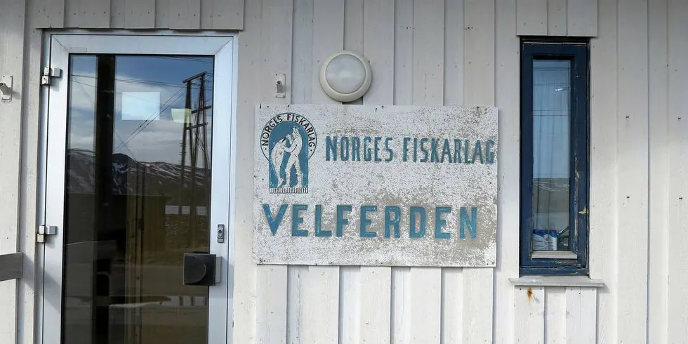 KAN BLI KUTTET: Regjeringen vil kutte i velferdstilbudet til fiskerne. Her fra velferden i Sørvær.