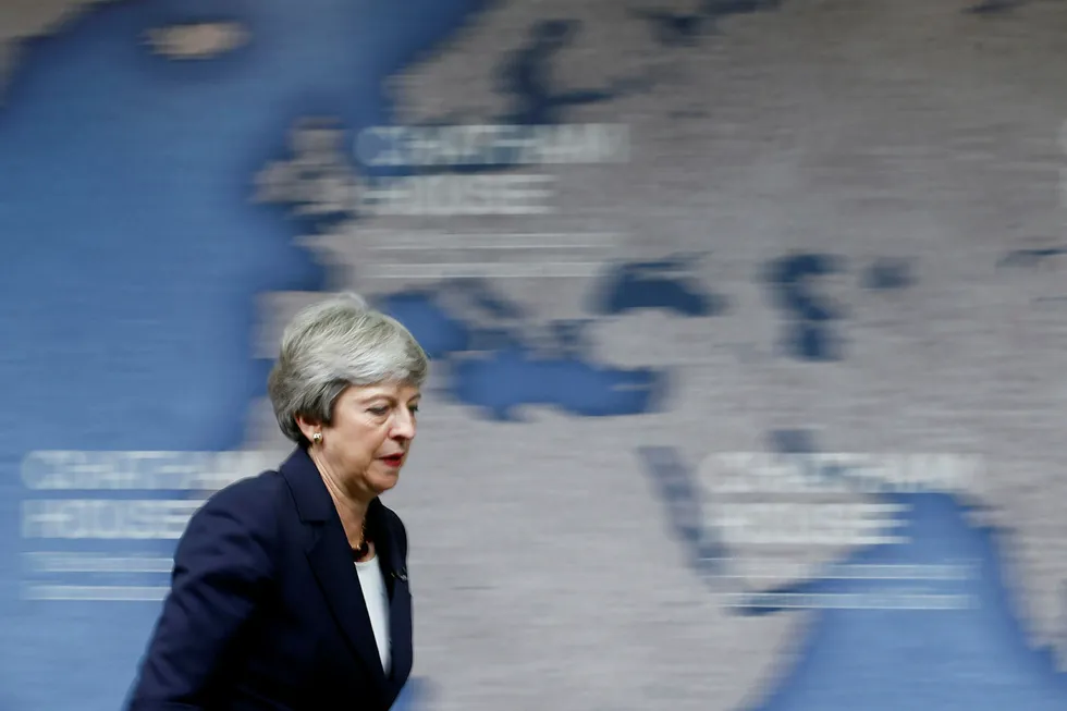 Theresa May kaller inn til krisemøte om Iran som noe av det siste hun gjør som statsminister før hun går av onsdag.