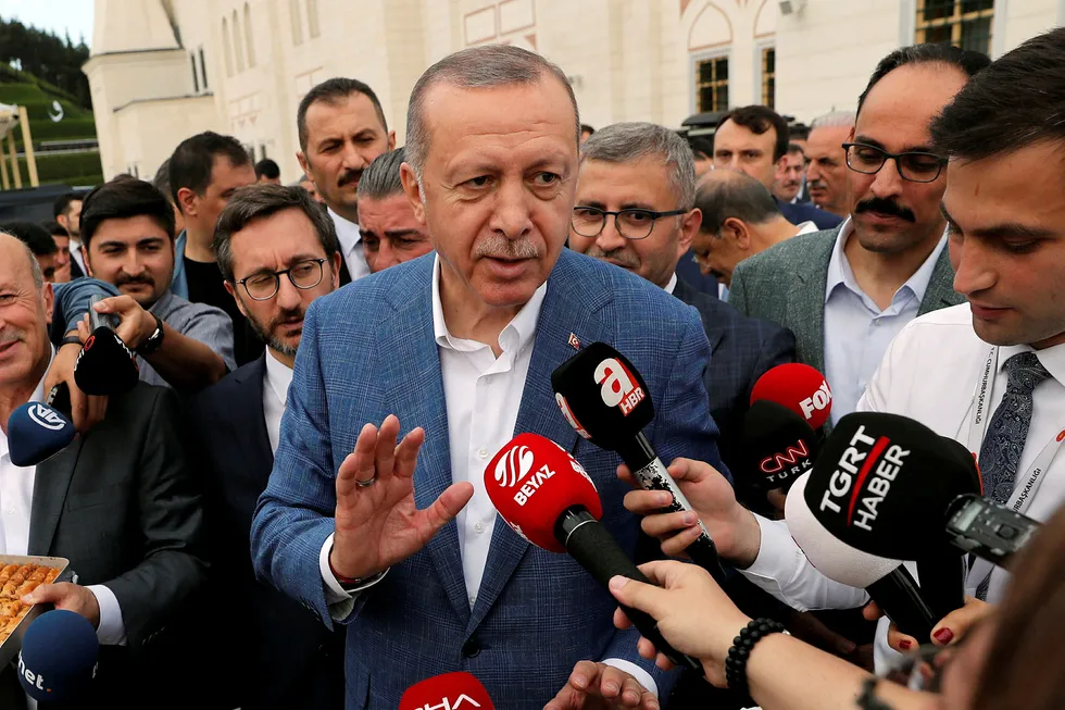 Tyrkias president Erdogan setter alt inn på at hans kandidat vinner omvalget i Istanbul.