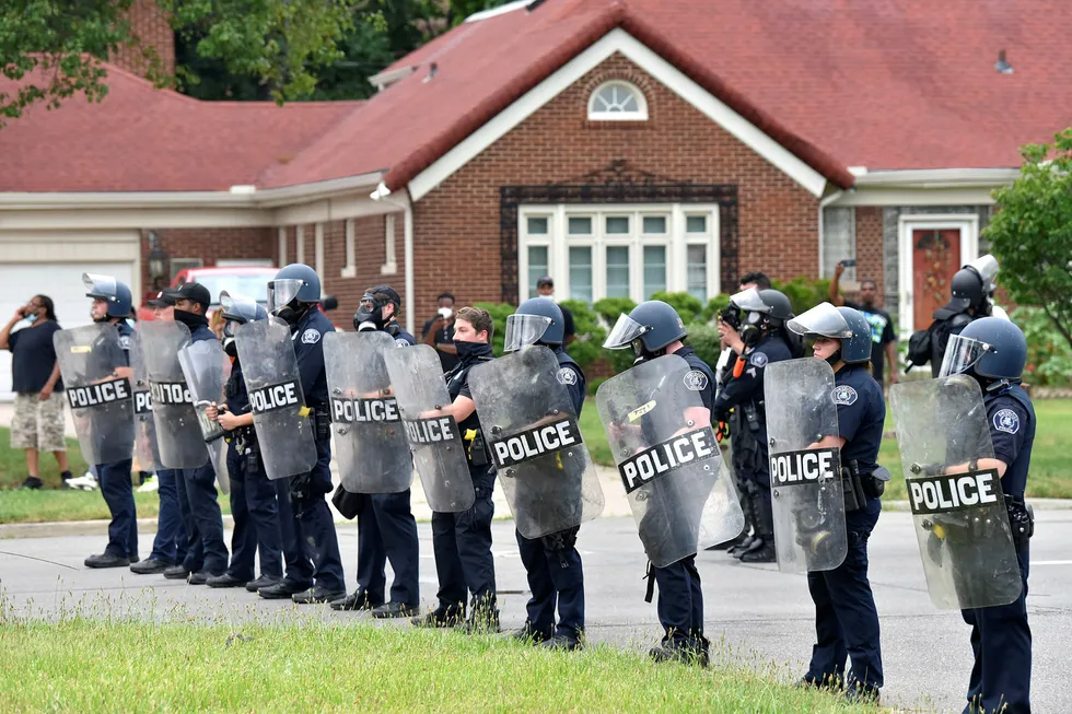 Amerikanske politistyrker i aksjon mot demonstranter 10. juli i år, Detroit.