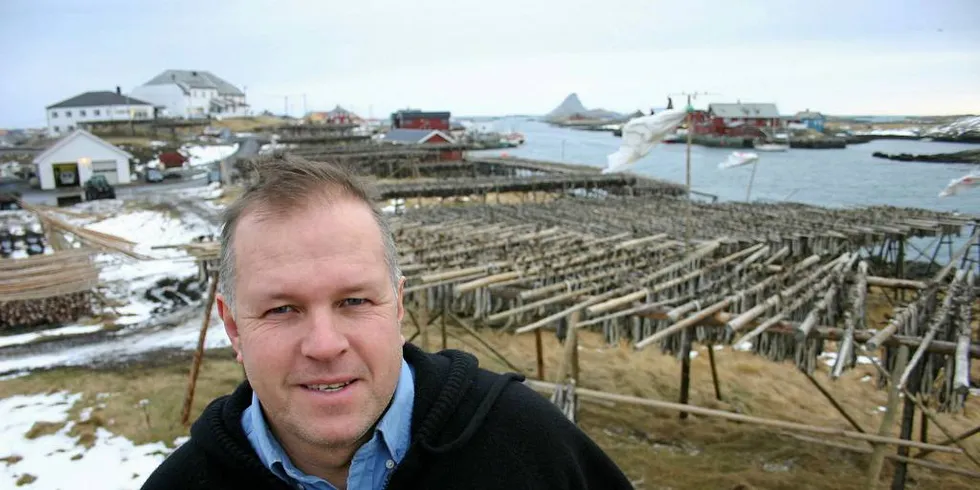 HÅPER: Geir Børre Johansen er styreformann ved Røst Sjømat, som produserer tørrfisk, hovedsakelig av torsk.Foto: Geir Bjørn Nilsen