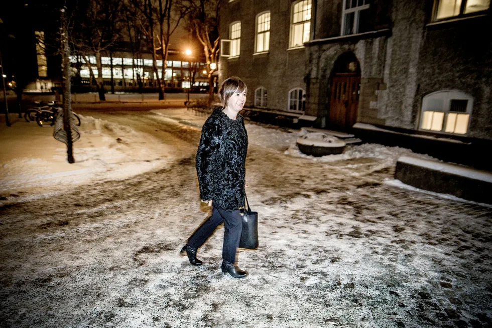 Administrerende direktør i IKT Norge, Heidi Arnesen Austlid, forteller at mangelen på sikkerhetspersonell har ført til de reneste krisetilstander i it-bransjen. Her på vei til et møte på NTNU i Trondheim. Foto: Øyvind Nordahl Næss
