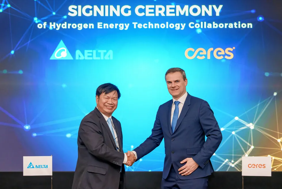 Ceres CEO Phil Caldwell (right) and Delta's Head of Hydrogen Energy Business Division, Charles Tsai (left).