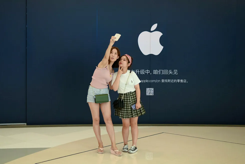 Apple kommer med tre nye Iphone-modeller i høst – tilpasset krav fra asiatiske brukere, som forlanger store skjermer, to sim-kort og avanserte kameraer – til en konkurransedyktig pris. Huawei gikk forbi Apple og ble verdens nest største smarttelefonprodusent i andre kvartal.