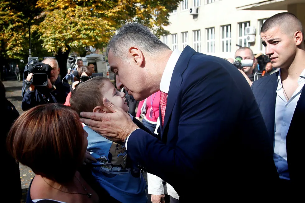 Montenegros statsminister Milo Djukanovic under valget til parlament i Montenegro. Foto: Darko Vojinovic/Ap/NTB scanpix