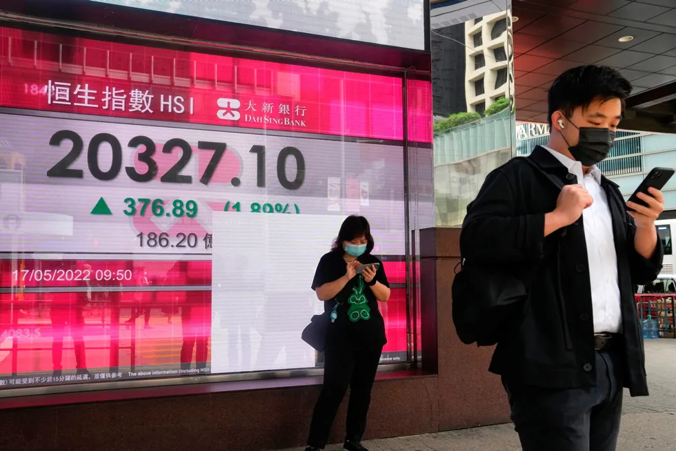 Hongkong-børsen feiret en oppgang på 2,3 prosent i løpet av de to første handelstimene tirsdag.