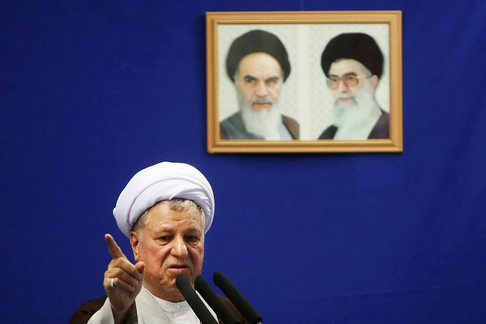 Irans ekspresident Akbar Hashemi Rafsanjani døde av et hjerteinfarkt søndag. Rafsanjani var en av Irans mektigste politikere og en nøkkelperson i den islamske revolusjonen i 1979. Foto: Ali Rafiei/AFP/NTB Scanpix