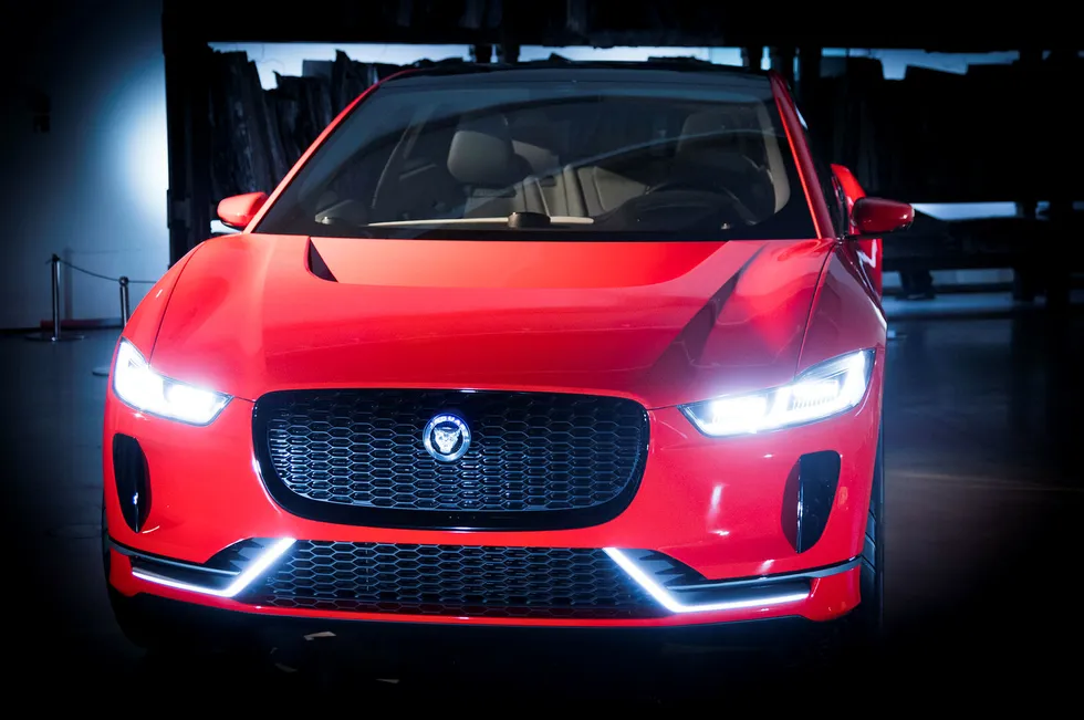 Jaguar I-Pace ser ut til å bli den første Tesla-konkurrenten neste år. Foto: Gunnar Lier