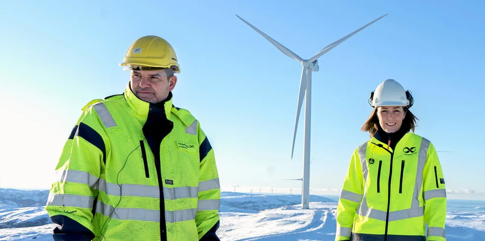 Aneo investerer milliarder i svensk vindkraft. Konsernsjef Ståle Gjersvold og konserndirektør for vekst fornybar energi Kari Skeidsvoll Moe i Aneo.