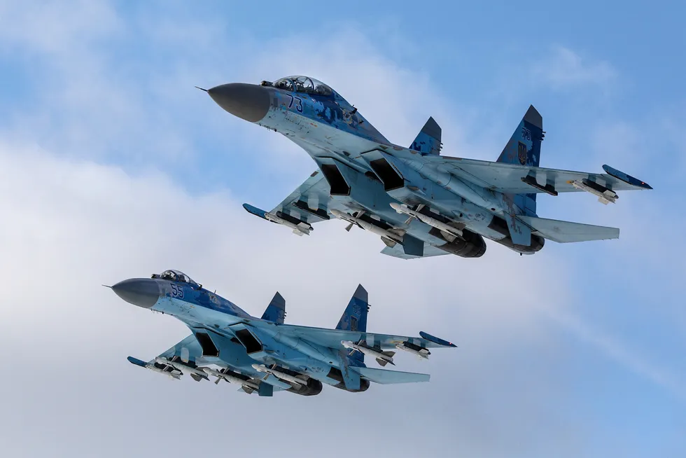Et russisk Su-27-fly, som på bildet, krenket dansk luftrom over Bornholm i 2020. Slike konfrontasjoner er det blitt mer av i Østersjøen, ifølge Etterretningstjenesten.