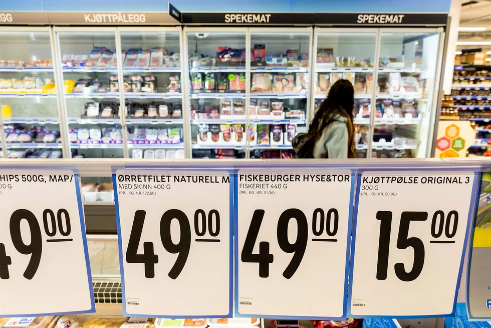 Dagligvarebransjen venter nå spent på om næringsminister Torbjørn Røe Isaksen vil gå inn for mer regulering av markedet. Foto: Tore Meek / NTB scanpix