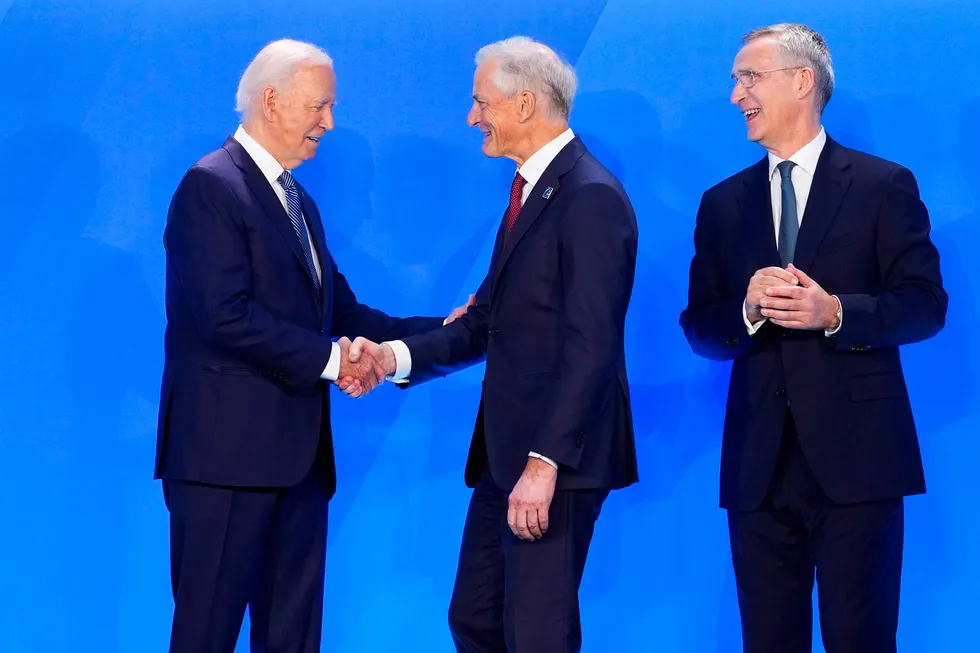 President Joe Biden, statsminister Jonas Gahr Støre og Natos generalsekretær Jens Stoltenberg under Nato-toppmøtet i Washington i forrige uke.