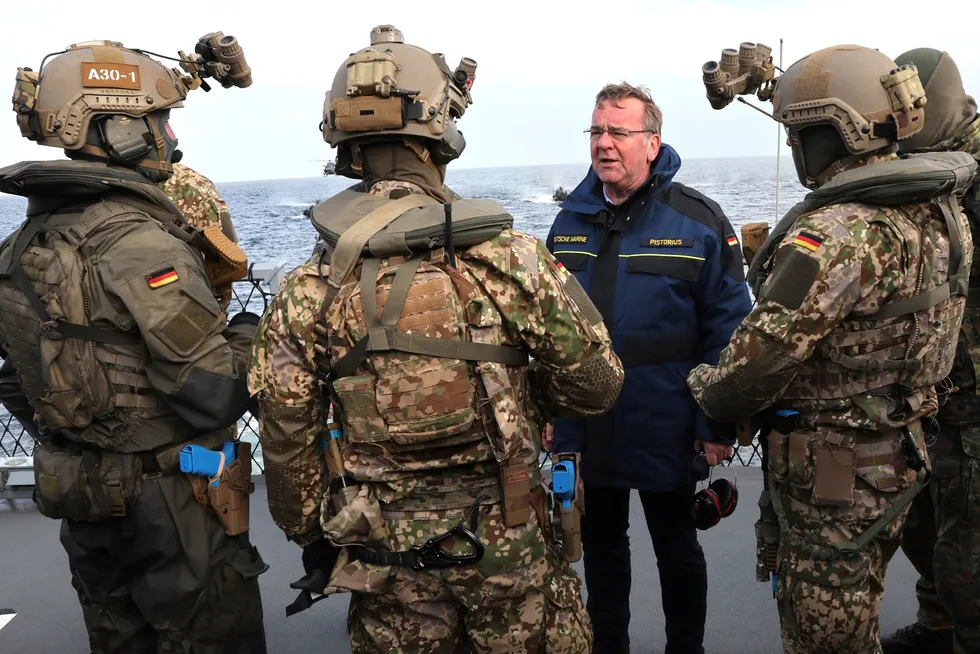 Forsvarsminister Boris Pistorius vil ha tyske marinespesialstyrker og fregatter nordover i norske farvann.