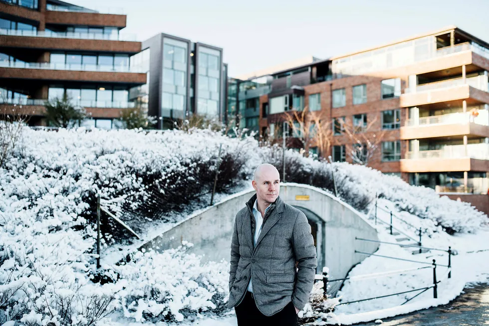 Tore Gjedebo, daglig leder i Investore as, vil selge familieaksjene i HitecVision. Her er han fotografert foran kontoret i Gamle Stavanger. Foto: Tommy Ellingsen