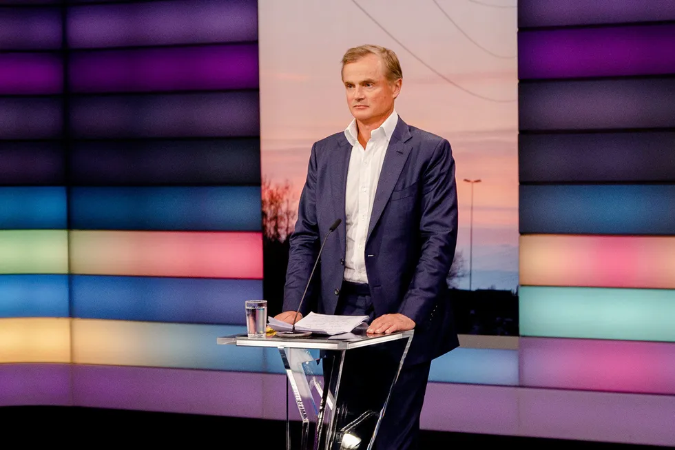 Øystein Stray Spetalen klemte til mot Olje- og energiminister Terje Aasland (Ap) i NRK Debatten denne uken.