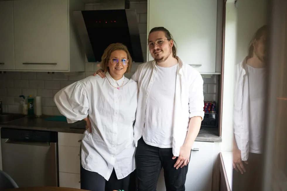 Sykepleier Isabell Hedda Sandstrand og samboeren Ruben Jonas Sandstrand som er lærer valgte å kjøpe bolig i Drammen, da de ikke kom seg inn på boligmarkedet i Oslo.
