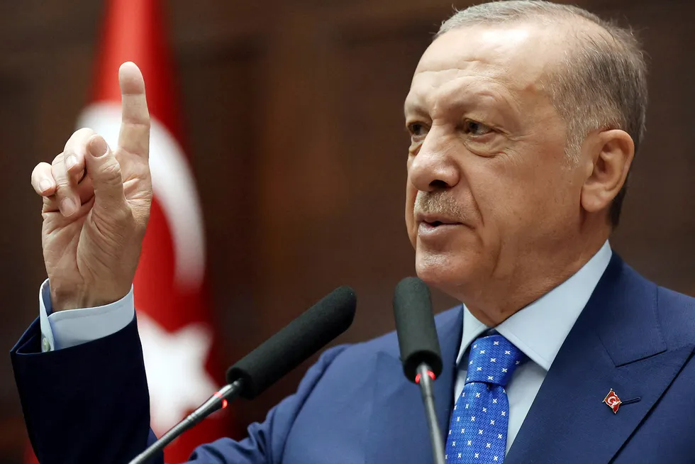Tyrkias president Recep Tayyip Erdogan finner stadig på nye grunner til å ikke slippe Sverige inn i Nato.