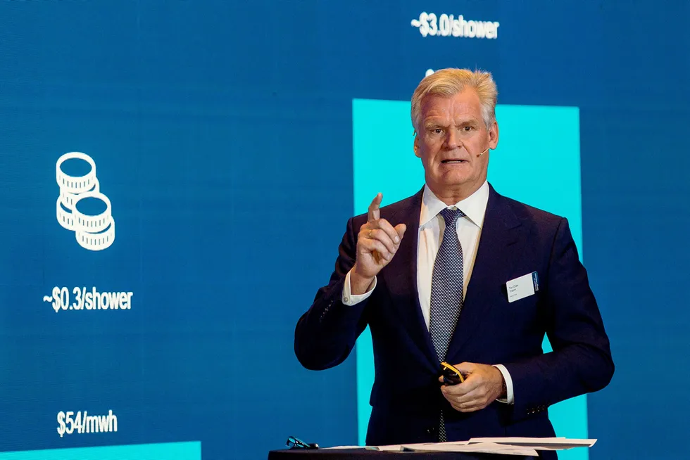 Etter nedsalget eier Golar LNG og Tor Olav Trøim én aksje i Cool Company.