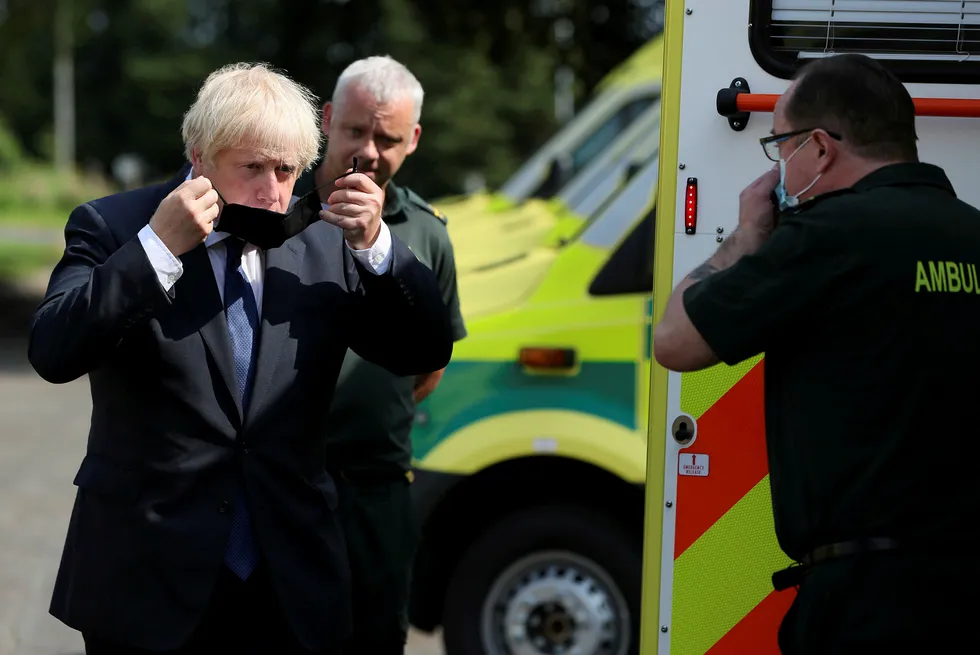 Storbritannias statsminister Boris Johnson ber foreldre legge bort frykten og sende barna tilbake på skolen neste måned når undervisningen starter igjen.
