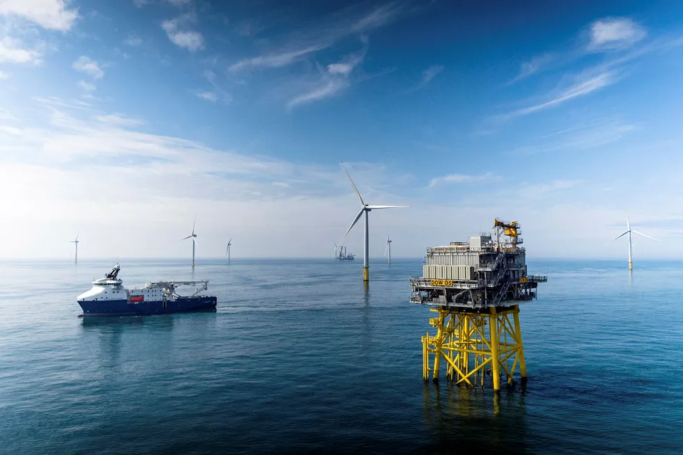 Equinor legger frem nye ambisjoner for sin fornybarsatsing. Her fra selskapets felleseide vindparkprosjekt Dudgeon utenfor England med en kapasitet på 402 MW - nok til å forsyne rundt 410.000 britiske husholdninger med strøm.