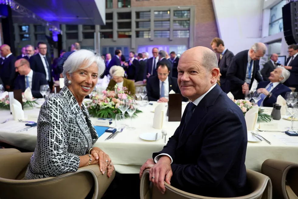 ECB-president Christine Lagarde og den tyske forbundskansleren Olaf Scholz på en markering av den europeiske sentralbankens 25-årsdag i forrige uke.