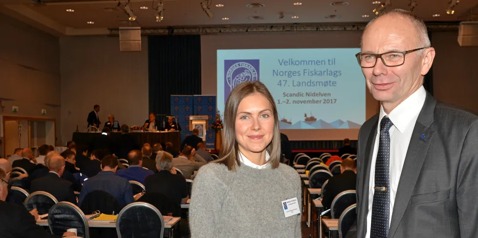 Trude Knutsen er ansatt som rådgiver i Norges Fiskarlaget. Her er hun sammen med leder Kjell Ingebrigtsen under landsmøtet i 2017.