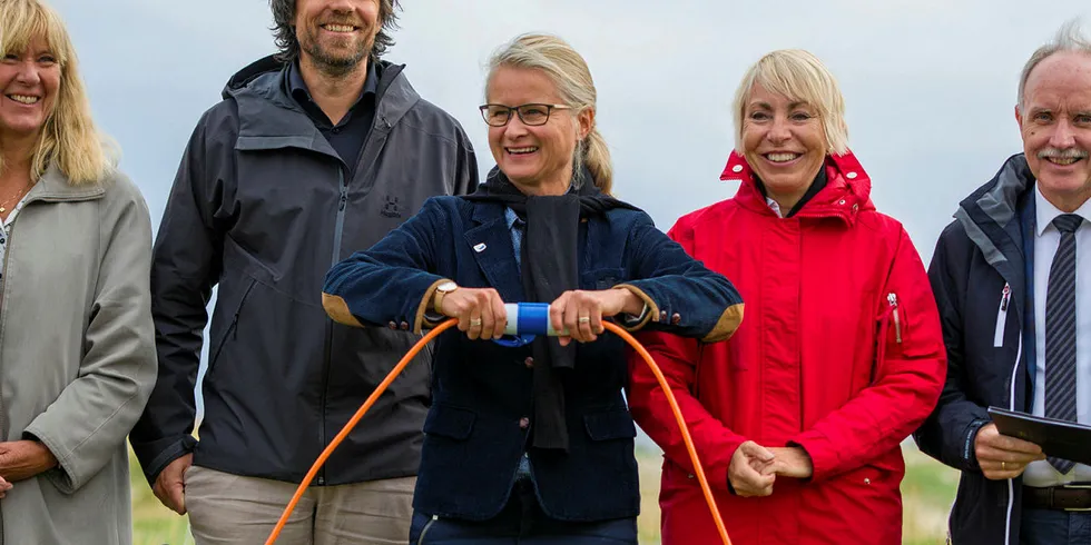 I dag ble LoVe havobservatorium åpnet. Fra venstre: Christina Abilgaard fra Forskningsrådet, havforsker Espen Johnsen, statssekretær Trine Danielsen, havforskningsdirektør Sissel Rogne og Bø-ordfører Sture Pedersen.