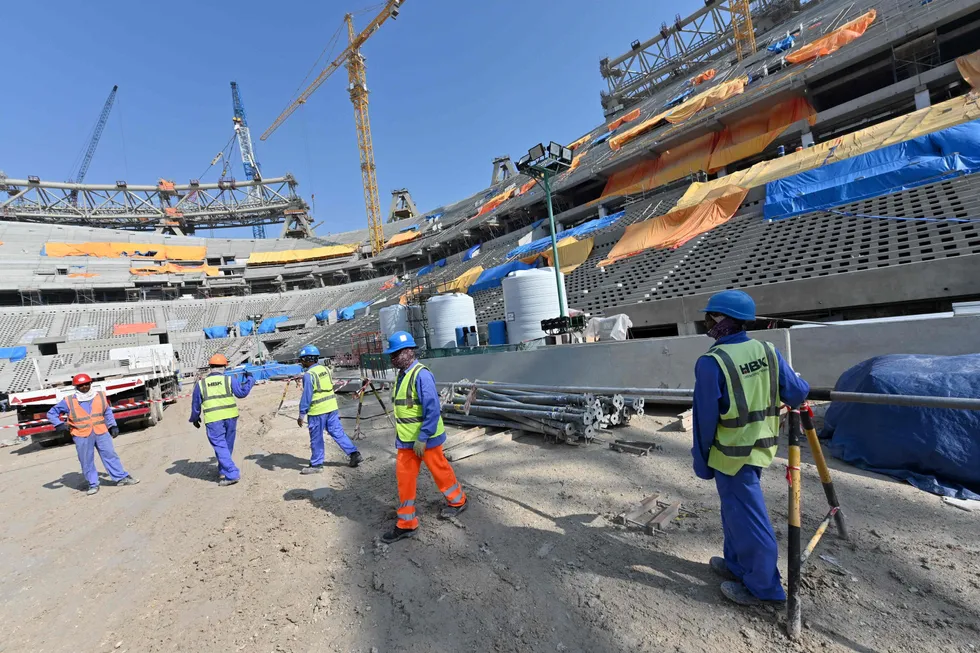 Bygningsarbeidene er i gang i en tidlig fase ved Qatars Lusail stadion, to mil nord for hovedstaden Doha.
