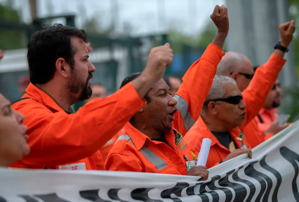 Oil workers: join strike in Brazil