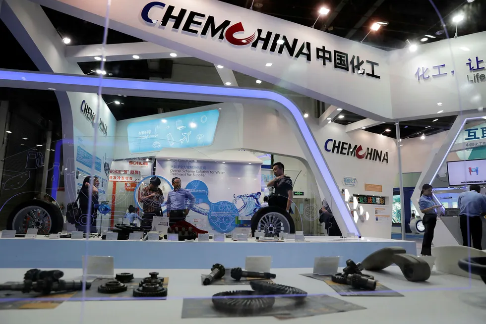 China National Chemical Corp. kjøper Syngenta. Dette bildet er fra en industrimesse i Shanghai i fjor høst. Foto: Andy Wong, AP Photo