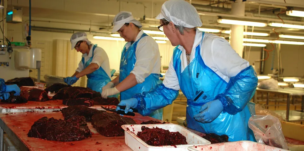 Folk som ikke er vant til å tilberede hvalkjøtt rynker gjerne på nesen, tror det smaker tran. Men oppbevart og tilberedt riktig, er hvalkjøtt ypperlig mat.