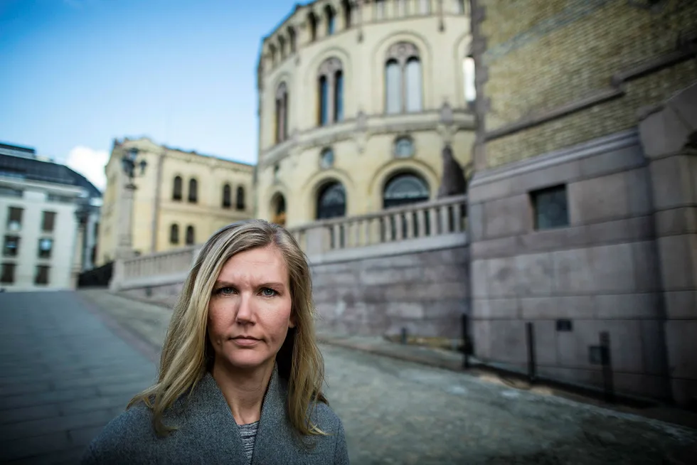 Arbeiderpartiets finanspolitiske talsperson Marianne Marthinsen vil vurdere hvor stor risiko staten skal ta i oljeletingen.