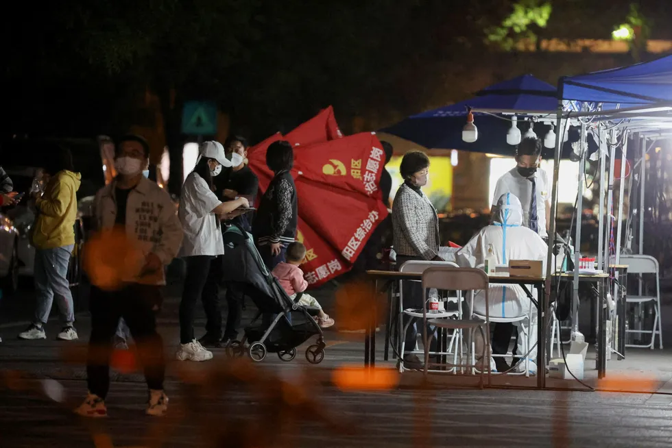 Massetesting i Beijing etter et koronavirusutbrudd de siste dagene.