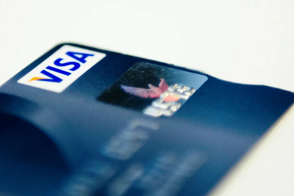 Svinedyre kredittkort- og forbrukslån pushes, gjerne under andres navn, skriver artikkelforfatteren. Foto: Thomas Haugersveen
