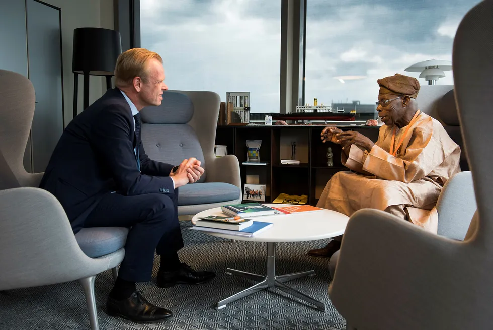 Nigerias ekspresident Olusegun Obasanjo møtte Yara-sjef Svein Tore Holsether tidligere i uken for å snakke om vekstmulighetene på det afrikanske kontinentet. Foto: Per Ståle Bugjerde