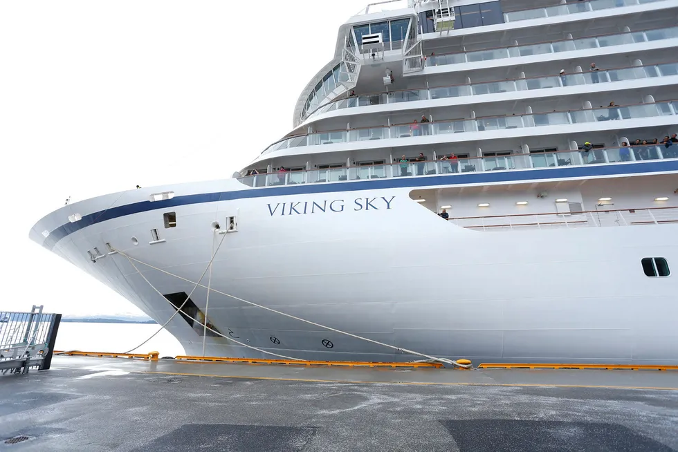 Cruiseskipet Viking Sky ankom søndag Molde etter problemene som oppsto over Hustadvika i Møre og Romsdal lørdag.