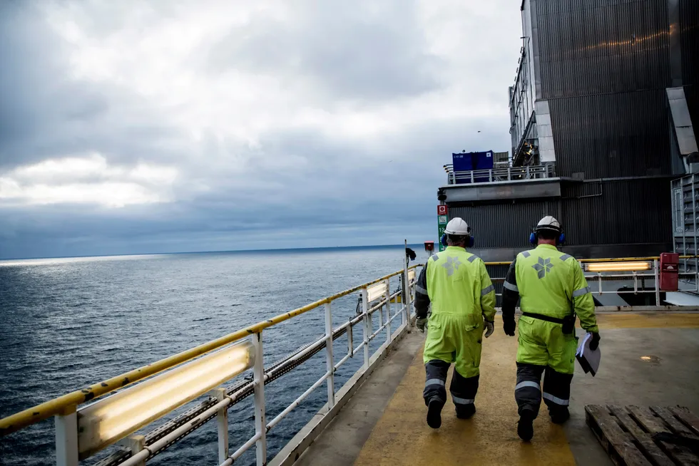 Det ventes høyere oljeinvesteringer i år. Her fra Troll A-plattformen i Nordsjøen.