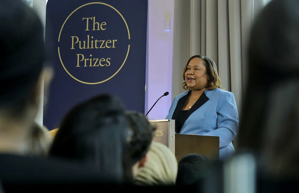 Dana Canedy, ny administrator for Pulitzer-prisene, kunngjør årets vinnere i New York mandag.
