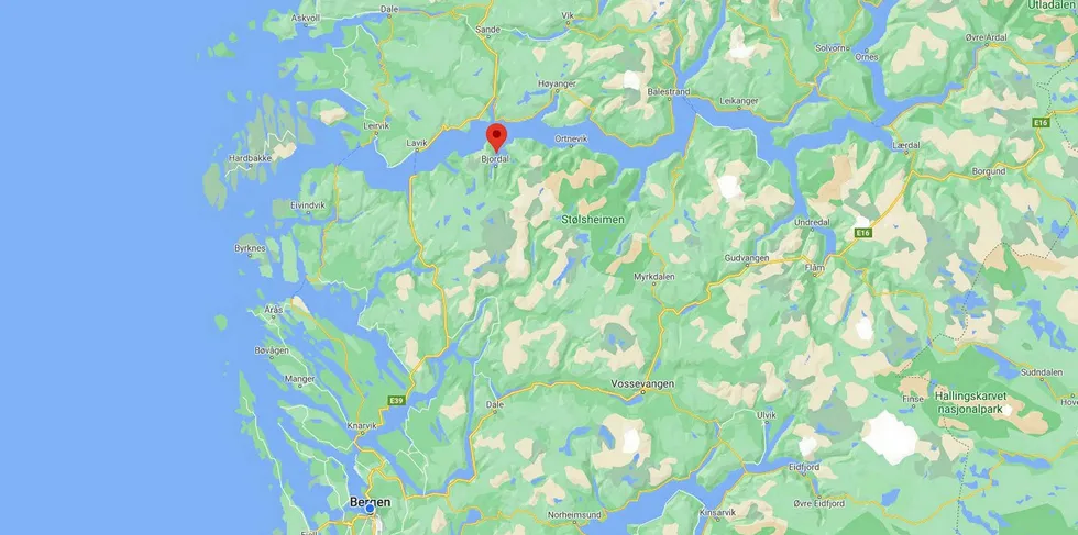 Auren rømde frå Fuglsetfjorden, ein fjordarm til Sognefjorden.